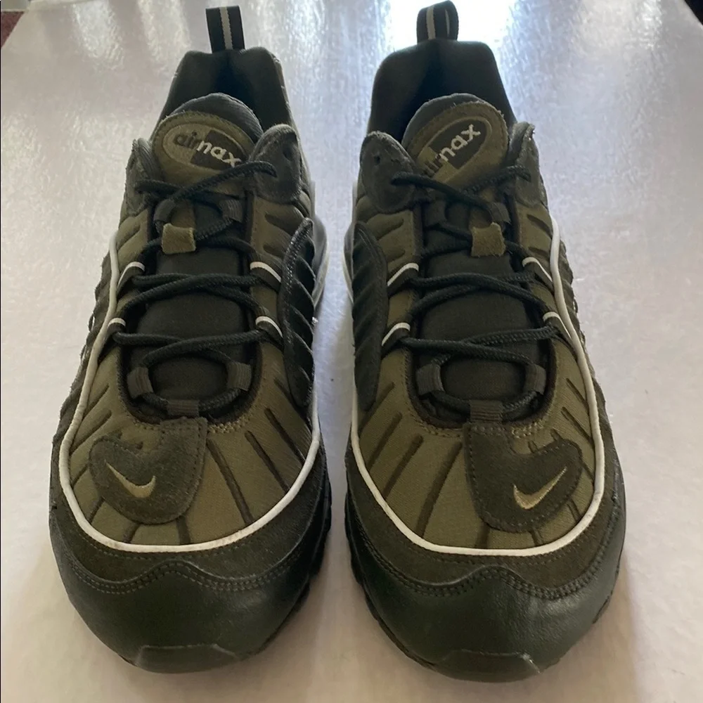 Nike AirMax 98 Sequoia/Medium Olive /Pure Platinum Colorway 640744-300 Sz 10.5